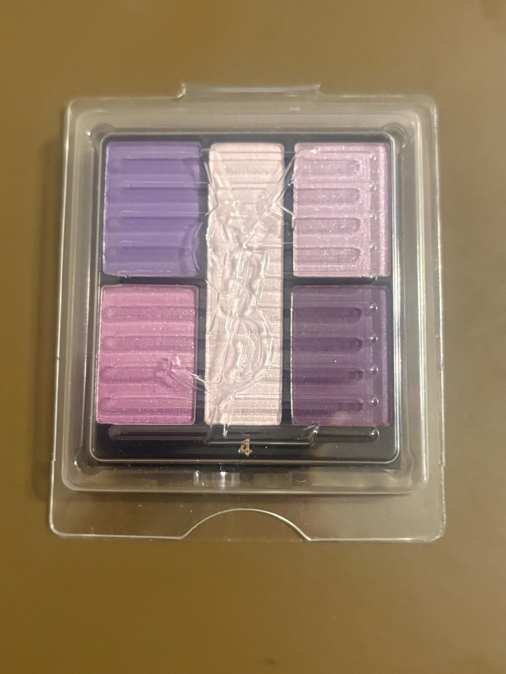 YSL OMBRES 5 LUMIĆRES 5 COLOUR HARMONY
Eyeshadow Palette Wt. 0.29 oz. 8,5 g - Picture 3 of 4